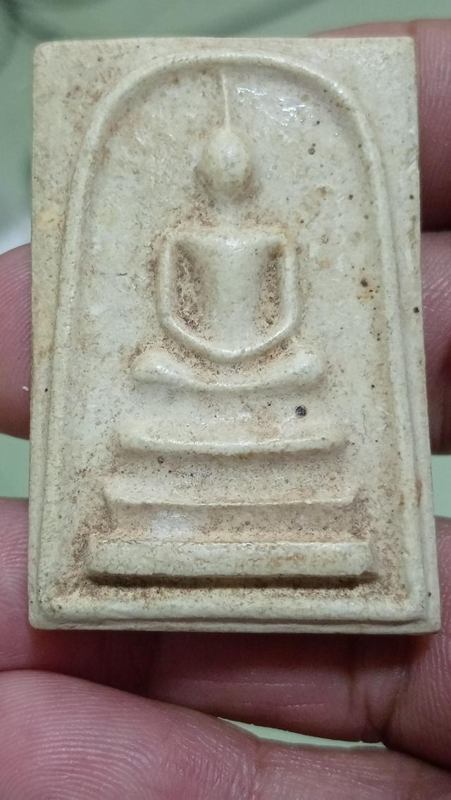 พระสมเด็จหลวงปู่บุดดา หลังรูปเหมือน