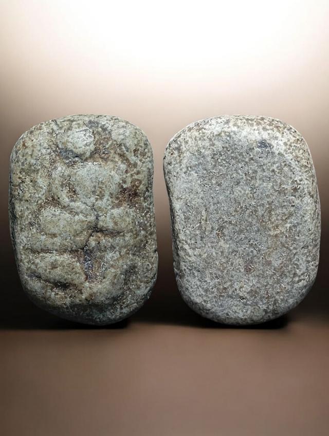 เปิดพระเนื้อผงเก่าพิมพ์ขี่ไก่ไม่ทราบที่ชอบทักได้ครับ