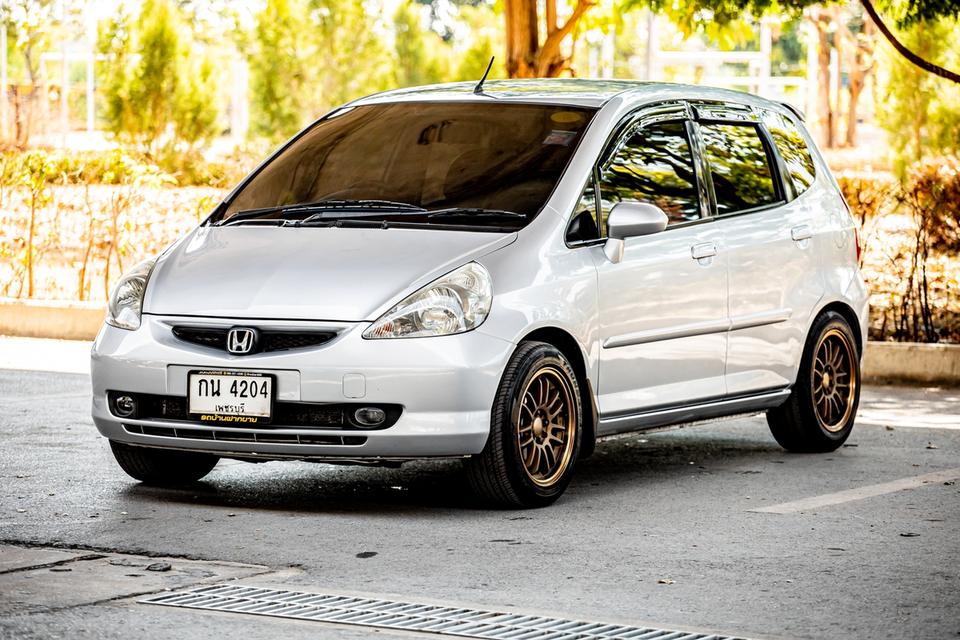 Honda Jazz 1.5V เกียร์ออโต้ ปี 2004 สีบรอนซ์เงิน 