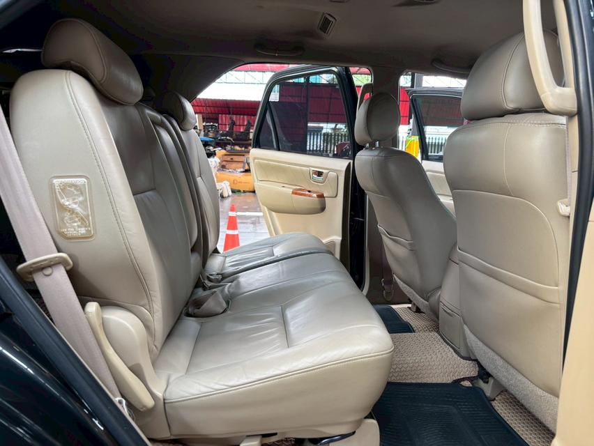 TOYOTA FORTUNER 2.7 V ปี2011 14