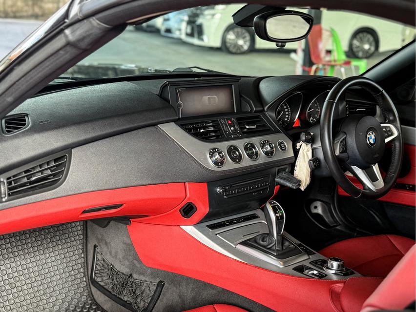 2011 BMW Z4, 2.0 sDrive20i M SPORT  11