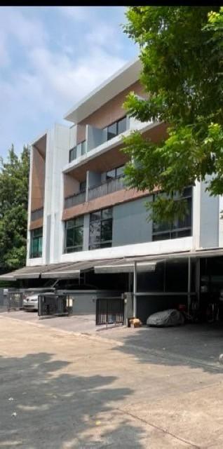 ขายทาวน์โฮม 3.5 ชั้น เนื้อที่ 22 ตารางวา Arden พระราม 3 Fully furnished ใกล้โรงเรียนนานาชาติ King College เซ็นทรัล พระราม 3