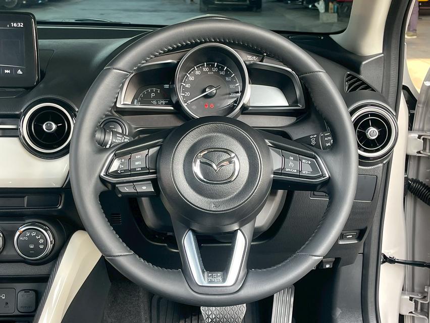 ขายMazda2 1.3S ปี23จด24 12