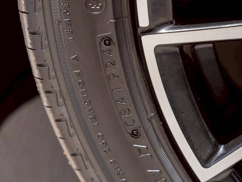 Mercedes Benz C220d AVANTGARDE ปี 2023 จด 2025 18