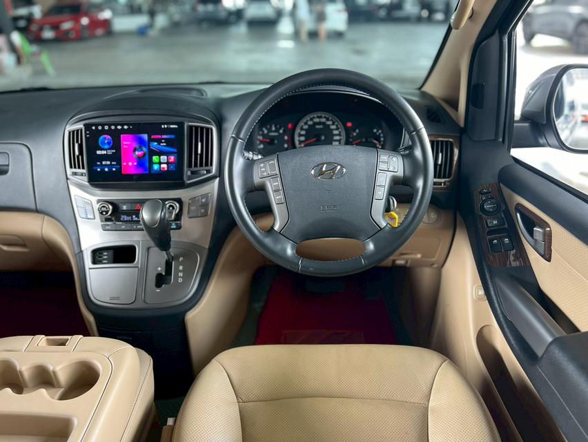 ปี 2018 HYUNDAI H1, DELUXE โฉม ปี18-ปัจจุบัน สีเทา เกียร์ออโต้ เครื่องดีเซล มือเดียวป้ายแดง 16