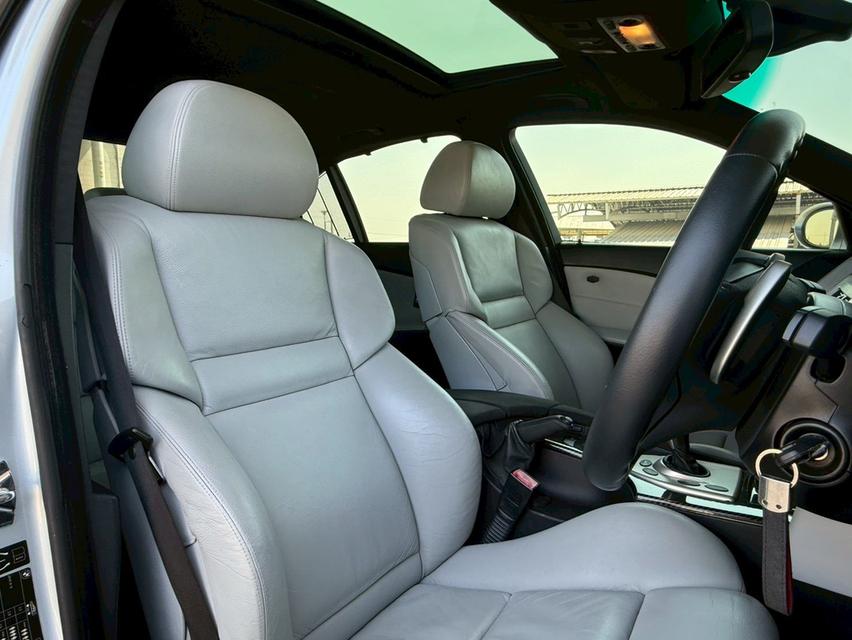 BMW M5 5.0i "Sunroof" (E60)5.0L V10 SMG āļĢāļđāļāļāļĩāđ 11