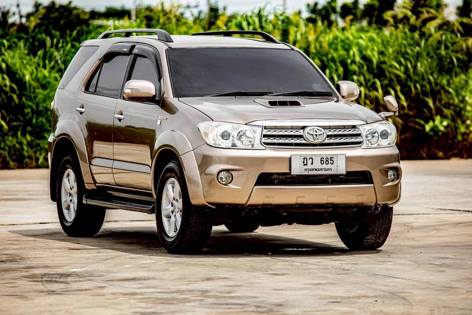 TOYOTA FORTUNER 3.0V สีน้ำตาล ปี 2009 เกียร์ออโต้