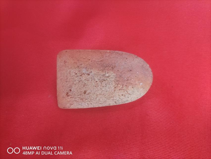 พระกรุกันทรวิชัย จ.มหาสารคาม พระพิมพ์เนื้อดินเผา อายุประมาณ 1,200-1,600 ปี รูปที่ 3