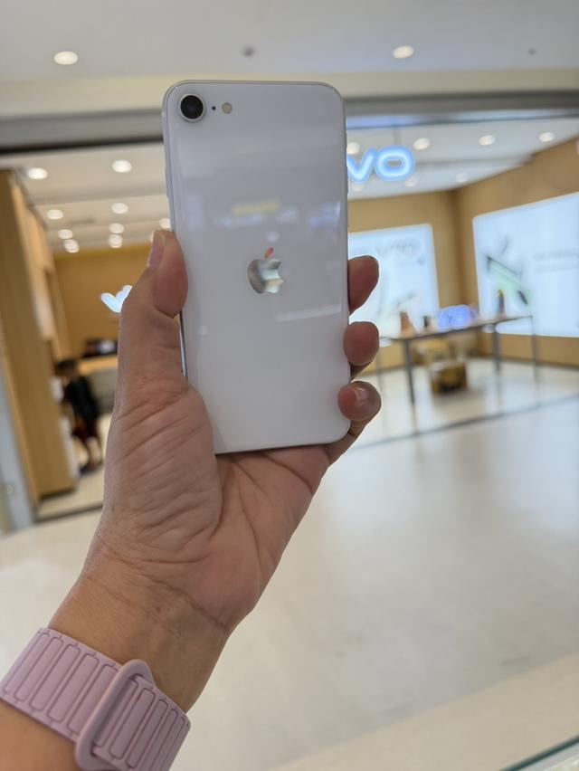 iPhone SE2 64GB สีขาว