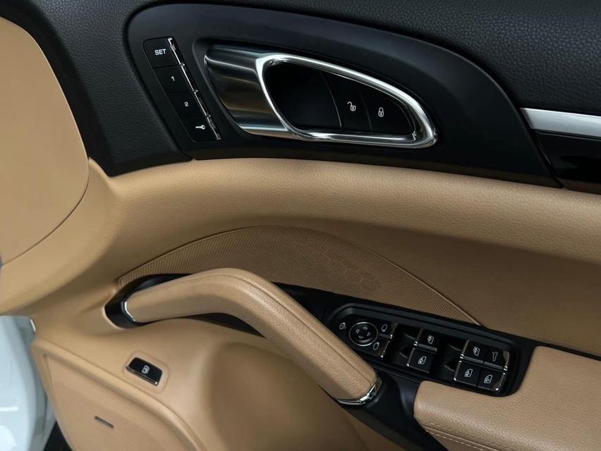 Porsche CAYENNE 3.0 S E-Hybrid 4WD SUV 9