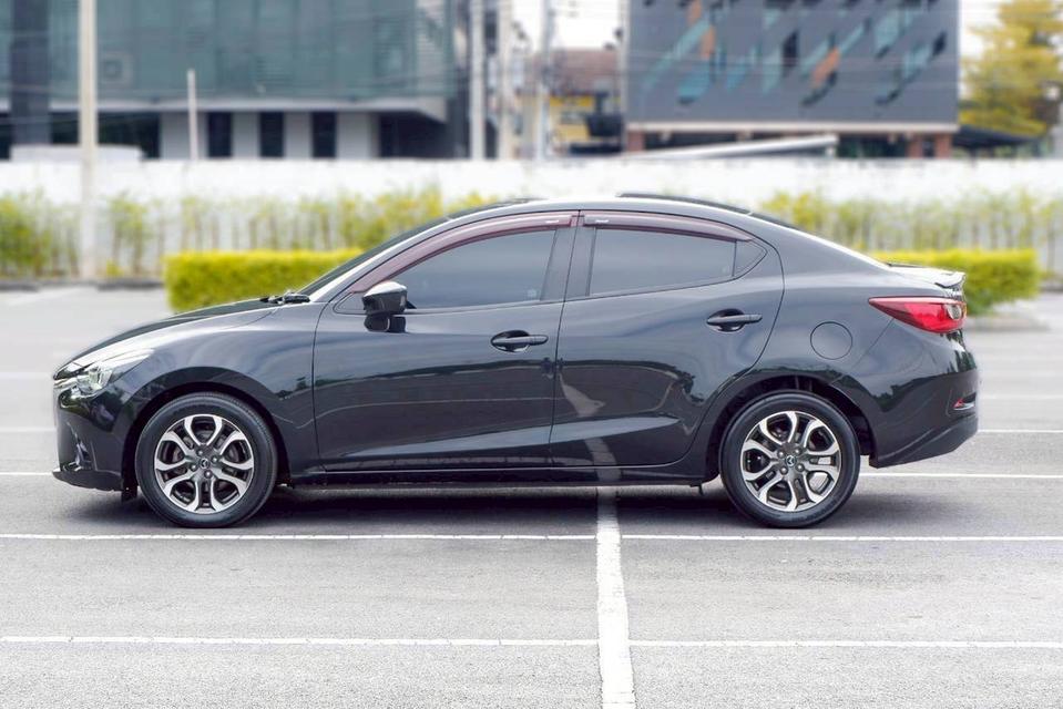 Mazda2 Skyactive 1.5 XLD High connect เกียร์ Auto สีดำ ปี2015 10