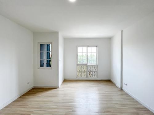 โฮมออฟฟิศ 3.5 ชั้น เมทโทร บิซทาวน์ แจ้งวัฒนะ 2 ติดถนนหอการค้าไทย อาคารพักอาศัยและทำธุรกิจ ร้านค้า 11