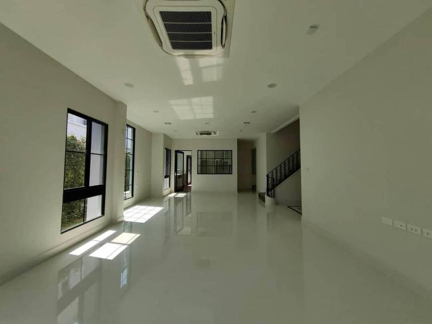 ขายบ้านเดี่ยวสุดหรู นันทวัน ปิ่นเกล้า-กาญจนา เนื้อที่ดิน 119.1 ตรว. ตัวบ้านกว้าง 302 ตรม. มี 4 ห้องนอน 11