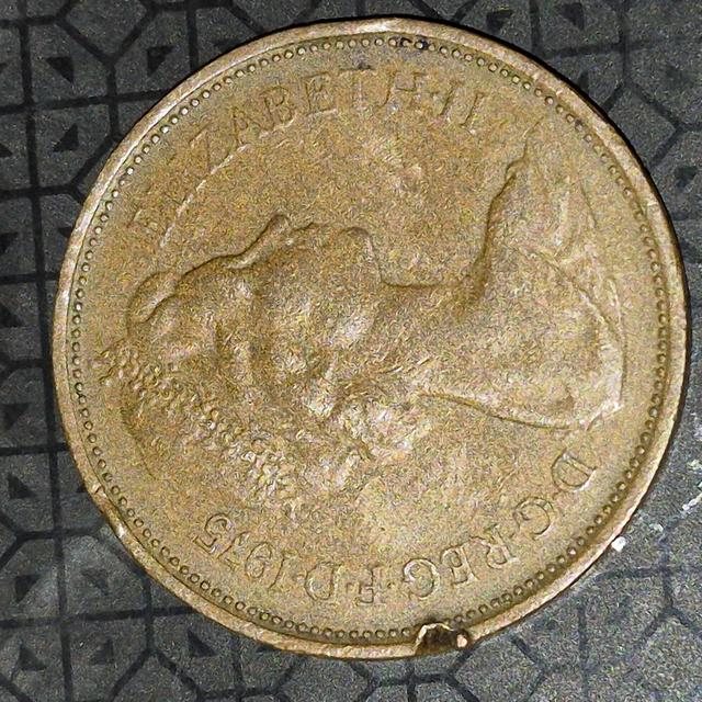 British coin 2 pennies. รูปที่ 2