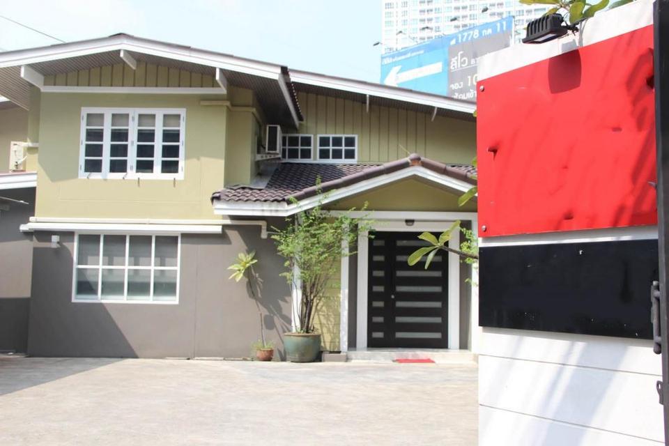 MHR262 ทำเลทองติด MRT ลาดพร้าว เพียง 20 เมตร! ให้เช่าบ้านเดี่ยว 2 ชั้น เนื้อที่ใหญ่ 151 ตร.วา ซอยลาดพร้าว 17 ตกแต่งรีโนเวทพร้อมทำออฟฟิศ 1