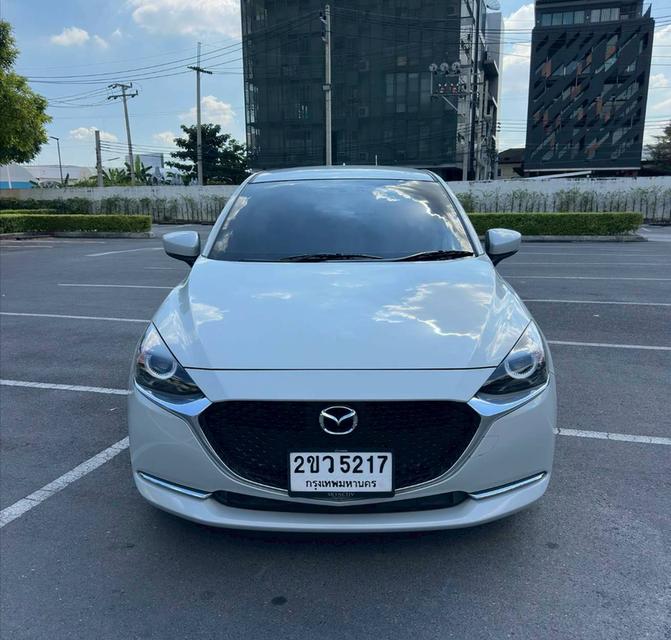รหัสรถ QT5217 MAZDA 2 1.3 Sport S Leather เกียร์ Auto สีขาวมุกพรีเมียม (Snowflake White Pearl) ปี 2022 แท้