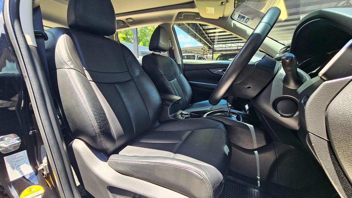ขายรถ nissan X-Trail 2.5V 4WD ปี 2015 สีดำ เกียร์ออโต้ รูปที่ 9