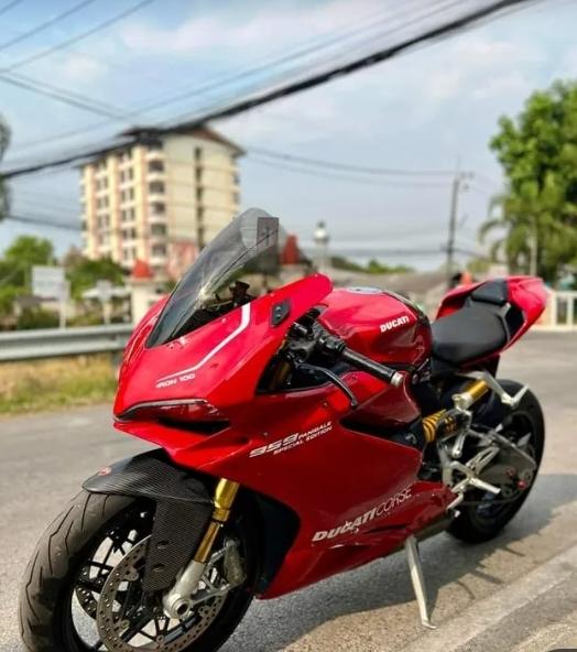 Yamaha R6 สีแดง 2