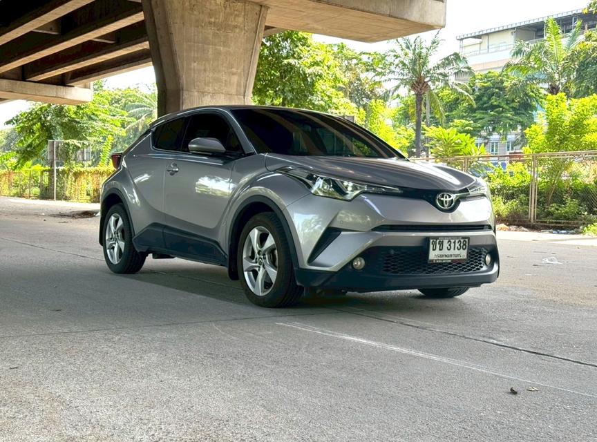 ขายรถ Toyota C-HR 1.8 Mid ปี 2018 สีเทา เกียร์ออโต้