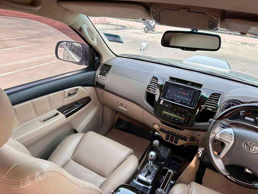 Toyota Fortuner 3.0V เกียร์ Auto 4WD สีบรอนซ์ทอง ปี 2005 16