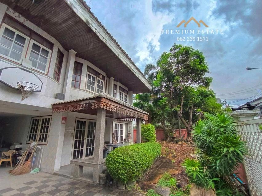 📍ขายที่ดินเอกมัยพร้อมบ้านเก่า ซอยเอกมัย (สุขุมวิท 63) แปลงสวยมาก เนื้อที่ 102 ตรว. หน้ากว้าง 20 เมตร พร้อมบ้านเก่า 3