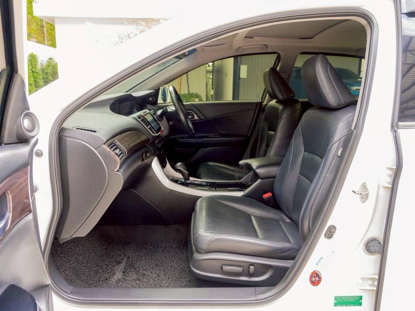 Honda Accord 2.0Hybrid Tech ปี17 16