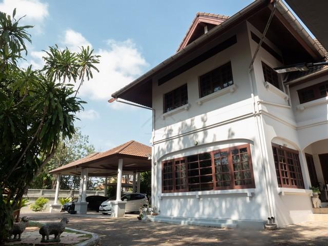 ขายบ้านเดี่ยวหลังใหญ่ 256 ตรว. หมู่บ้านนวธานี เสรีไทย 59 โครงสร้างแข็งแรง หันหน้าทิศใต้ เข้าออกได้ทั้งเสรีไทย และเกษตรนว 3