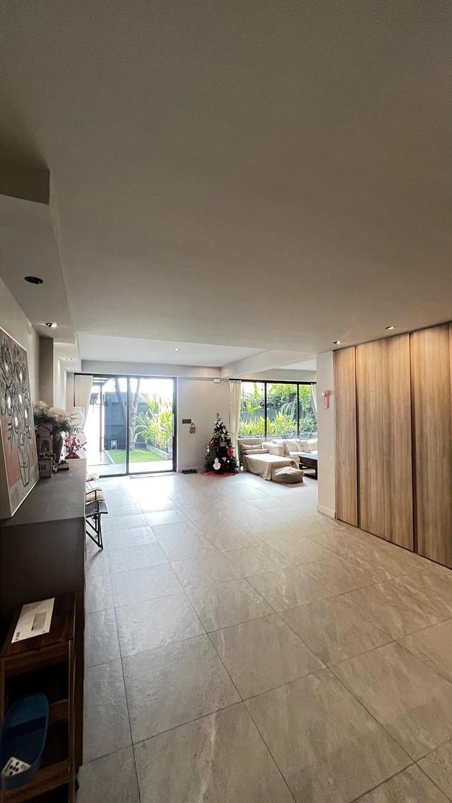 ขายด่วน! บ้านเดี่ยวไซส์ใหญ่ 86 ตร.ว. (พื้นที่ใช้สอย 250 ตร.ม.) พร้อมสระว่ายน้ำส่วนตัว ทำเลทอง ซอยปรีดี พนมยงศ์ 15 แยก 2 8