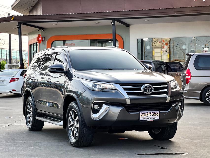 Toyota Fortuner 2.8V 4wd ปี22