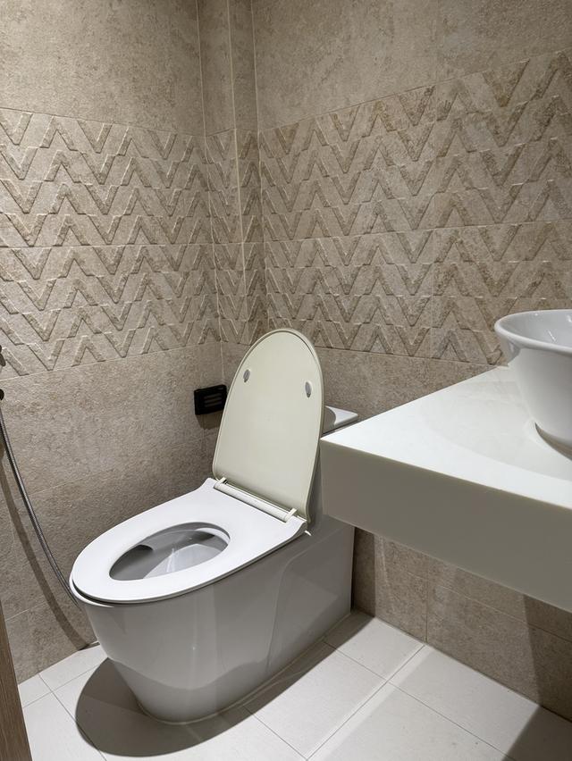 ให้เช่าอาคารพาณิชย์ หน้ากาดธารนินทร์ 17