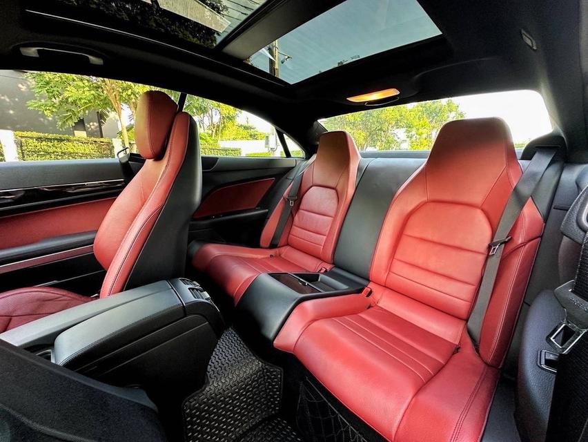 BENZ E250 COUPE AMG หลังคาแก้ว สีขาว เบาะแดง ปี 2012 อ็อฟชั่นเต็มสุดครับคันนี้ รูปที่ 9