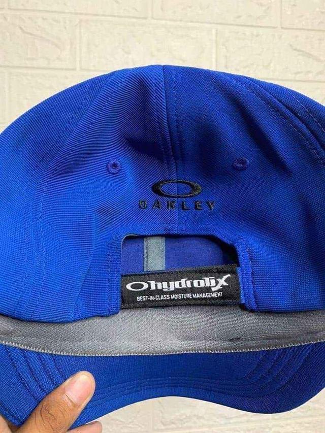 ปล่อยต่อครับหมวก Oakley 4