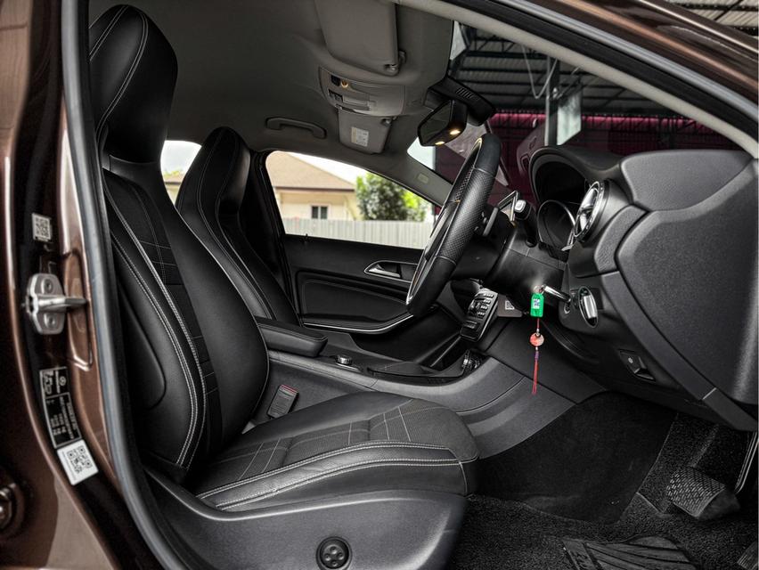 2014 BENZ GLA-CLASS, 200 9