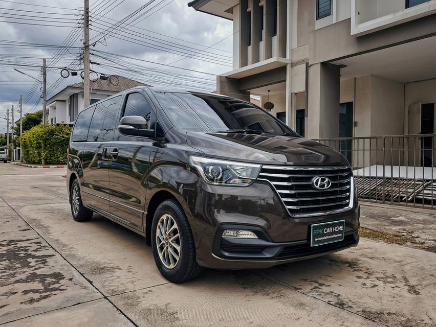 ลดราคาเหลือเพียง!! ปี2019 HYUNDAI H1 ELLITE TOP มือเดียวออกห้าง รูปย่อยที่ 4