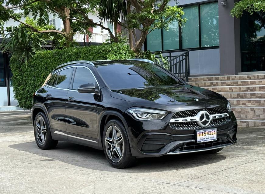 2022 BENZ GLA200 AMG รถมือเดียว 30,000 กม สภาพป้ายแดง รถเข้าศูนย์ทุกระยะ ไม่เคยมีอุบัติเหตุครับ 1
