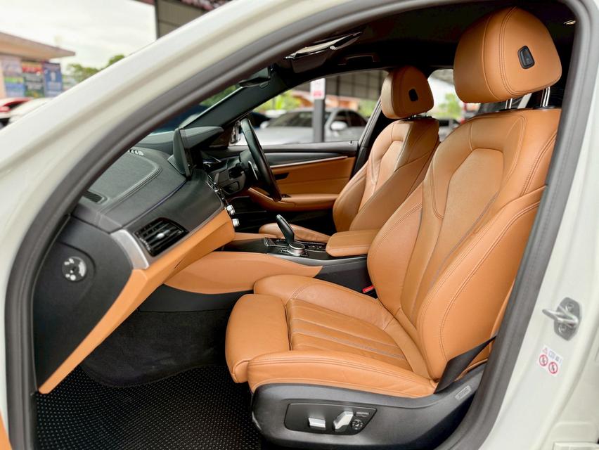 ขาย BMW 520d Msport ปี23 15