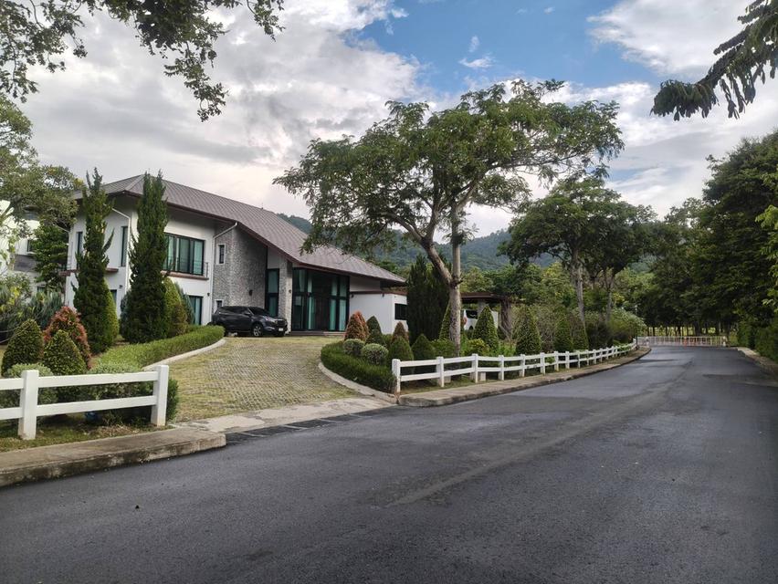 ขายบ้านเขาใหญ่ หมูสี ปากช่อง ใกล้อุทยานแห่งชาติเขาใหญ่ บ้านพักตากอากาศใกล้เขา วิวเขาสวย ที่ดิน 1.5 ไร่ ในโครงการบนถนนธนะรัชต์ ติดอุทยานแห่งชาติ ทำเลทอ 1