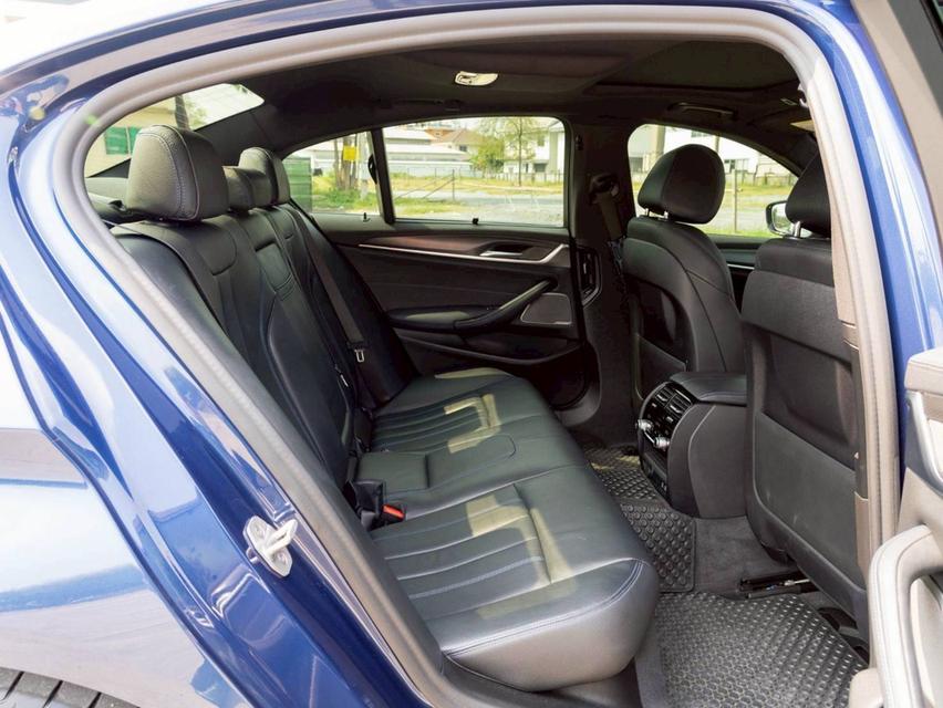 BMW 530e LCI Plug-in-Hybrid (G30) ปี จด 2022  13