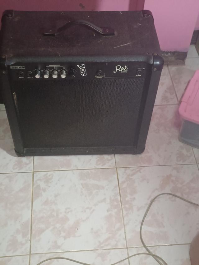 ตู้แอมป์กีต้าร์เบส ยี่ห้อpark