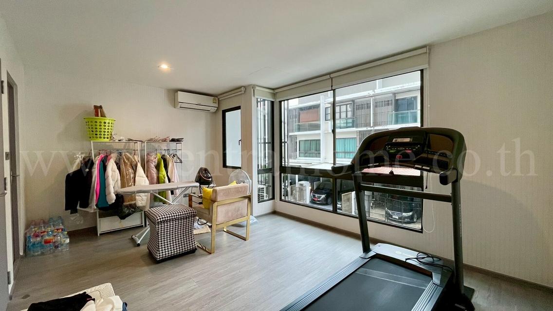 ทาวน์โฮม 3 ชั้น แลนด์มาร์ค เอกมัย - รามอินทรา ใกล้ รถไฟฟ้าสถานีมัยลาภ 11