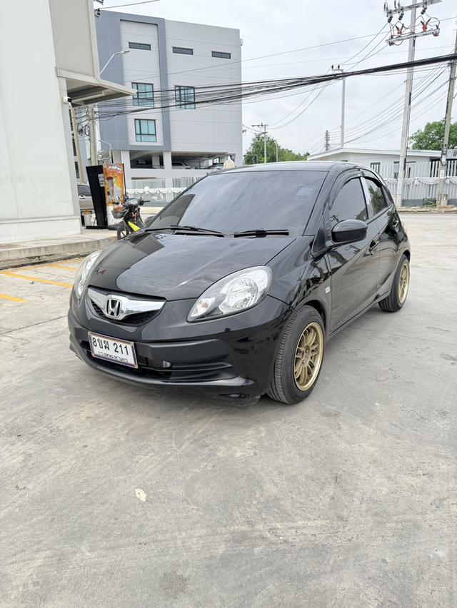 HONDA BRIO 1.2 V AIRBAG ABS AUTO ปี 2012เครื่องดี เกียร์ดี ช่วงล่างดี สีเต็มสวย ภายในสวยเบาะผ้า เบาะหลังพับได้ แอร์เย็ รูปย่อยที่ 4