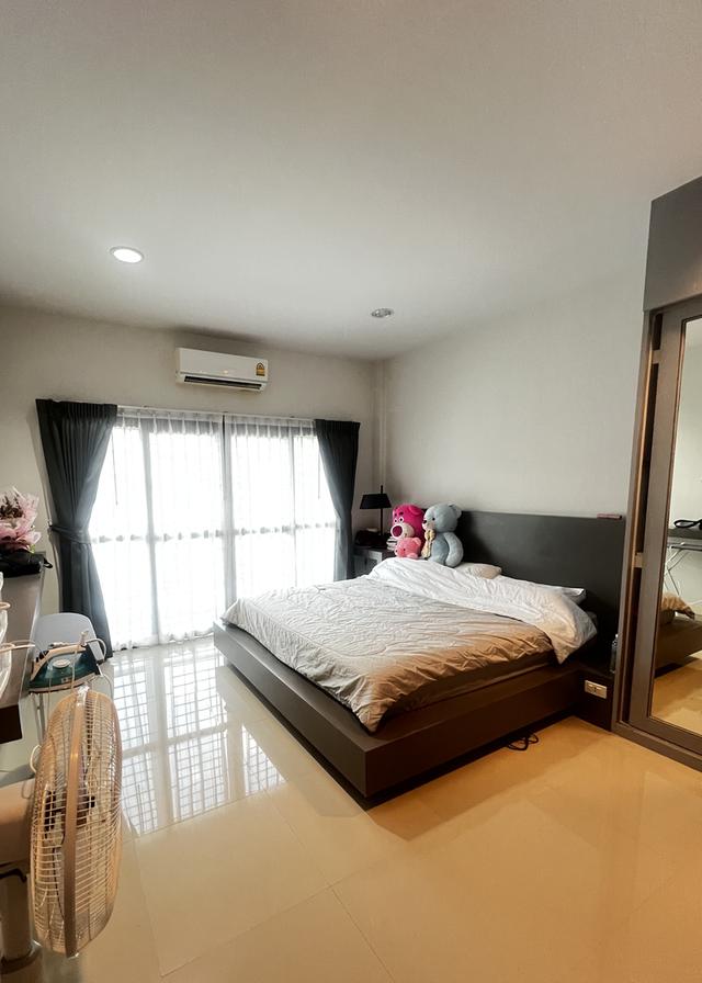 ขายบ้านทาวน์เฮาส์ 2 ชั้น สไตล์โมเดิร์น 16