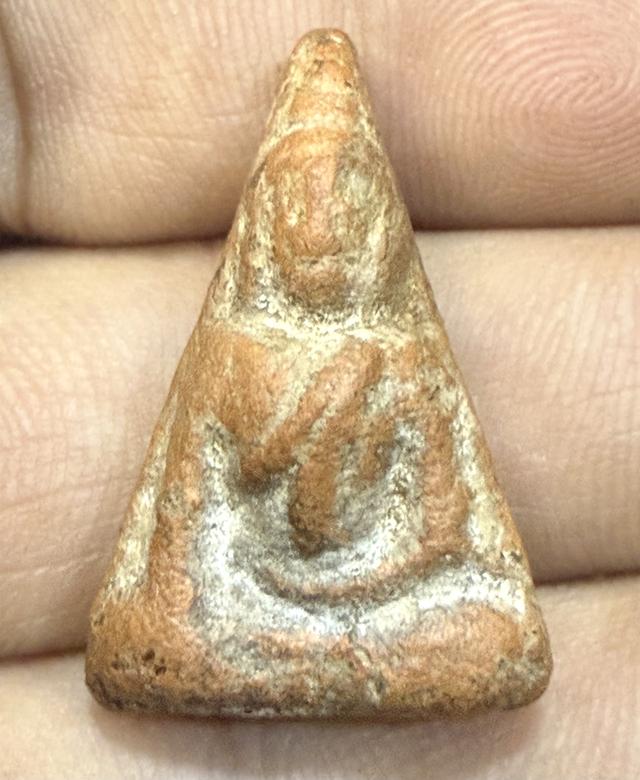 พระนางพญาพิษณุโลกพิมพ์องค์นูนใหญ่