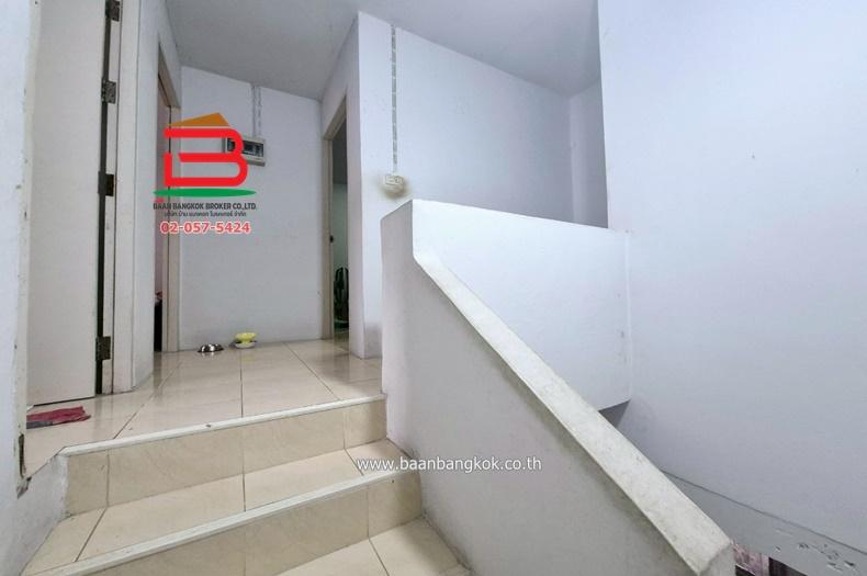  ทาวน์เฮาส์ หมู่บ้าน วิโรจน์วิลล์ เนื้อที่ 18.2 ตรว. ถนนทางหลวงหมายเลข 345 ตำบลละหาร อำเภอบางบัวทอง จังหวัดนนทบุรี 7
