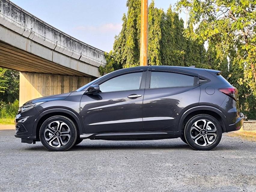 Honda HR-V  8