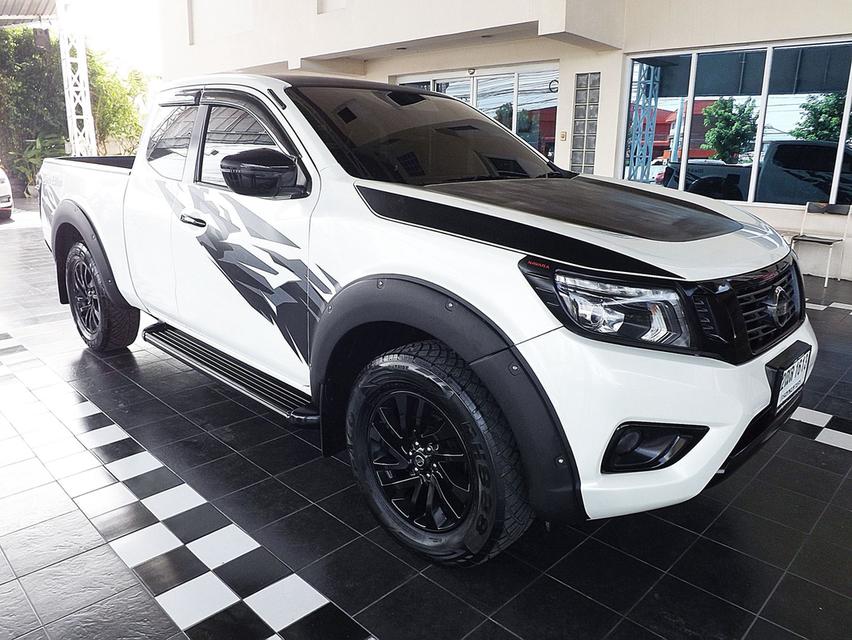 (แจ้งรหัสรถ KCY1613) NISSAN NAVARA NP300 KING CAB CALIBRE 2.5 E BLACK EDITION เกียร์ธรรมดา ปี 2019 ขาว-ดำ รูปที่ 4