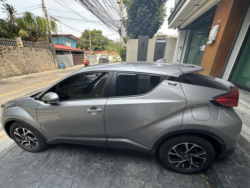 ขายด่วน Toyota C-HR 1.8 Entry ปี 2019 สีเทา 9