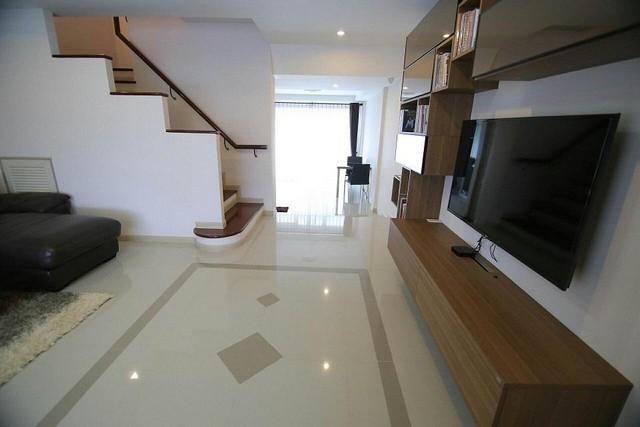 ให้เช่าทาวน์โฮม 3 ชั้น 192 ตรม. ศุภาลัย พาร์ควิลล์ รามอินทรา 23 เขตบางเขน เฟอร์นิเจอร์ Built in 1