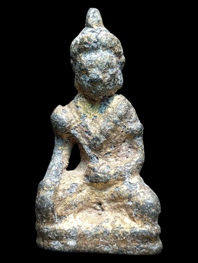 เปิดพระกรุเนื้อชินนั่งมารวิชัยถือดอกบัวปิดทองเก่าสภาพเดิมๆ 2