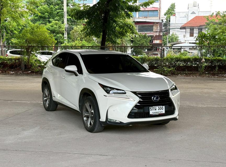 2016 Lexus NX300h 2.5 Luxury รับประกันแบตไฮบริด รูปที่ 3